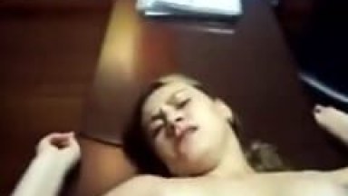 Porno amador com gostosa transando com o advogado