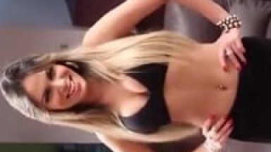 Vadia cavalgou na pica até o cara gozar nessa vadia