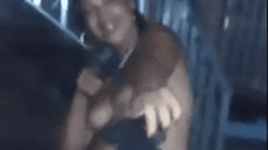 Policiais do País da Copa do Mundo Cairam na Net Revistando e Deixando Uma Mulher Nua á Força