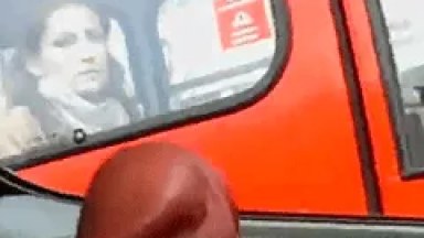 Taradão Tocando Punheta no Carro e Mulher Novinha de Boca Aberta no Ônibus