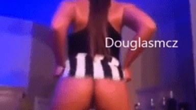 Caiu na Net Video Amador de Suposta Cantora Anitta Dançando Pelada Para Seu Namorado