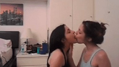 Caiu na Net Video Amador de Ninfetas Cariocas Lésbicas Se Pegando na Pressão Cheias de Tesão