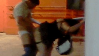 Festa Bombando Muita Bebida e Putaria Casal é Flagrado Metendo na Areá de Fumantes