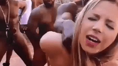 Caiu na Net Vídeo Porno Amador de Favelada Gostosa Dando Para Vários Fazendo Fila Para Comer
