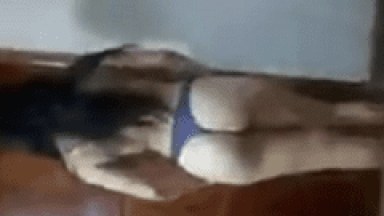 Ninfeta Carioca Grava Amiga Dançando Funk de Calcinha Com Muito Tesão em Porno Caseiro
