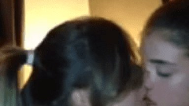 Vazou no WhatsApp Video Porno Caseiro de Tamiris Trentini e Sua Namorada – Parte 1