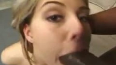 Pegou a loira nesse porno e fudeu quente a buceta da vagabunda