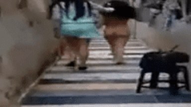 Flagra Amador de Melhor Amiga Dando Para Marido Toma Umas Porradas e Vai Chutada Pelada