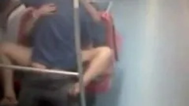 Flagra de sexo amador no Metro de Sao Paulo – Caiu na net