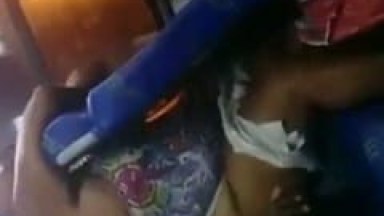 Flagra Amador Real de Casal Transando Num Ônibus em Andamento Sensacional