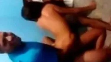 Moreninha Novinha Magrinha Gostosa e Safada em Orgia Com a Garotado do Mandela – RJ