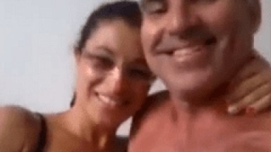 Casal Liberal de Coroas Gostosos Fizeram Video Gostoso e Mandaram Para o Grupo Errado
