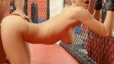 Gostosa fazendo sexo com o professor de MMA