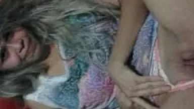 Vazou no WhatsApp Pornô Amador da Rose de Guarujá – SP Fudendo Com Seu Patrão e o Filho Dele – 1