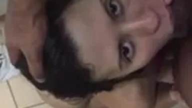 Vazou no WhatsApp Vídeo Amador da Jovem Caroline Engolindo o Pau do Seu Namorado Em Motel Enquanto Rapaz Filma Tudo Com Detalhes – RJ