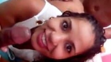 Caiu na Net Vídeo de Suruba Amadora Com a Mayara de Campos dos Goytacazes – RJ Trepando Com Seus Dois Primos Bêbada