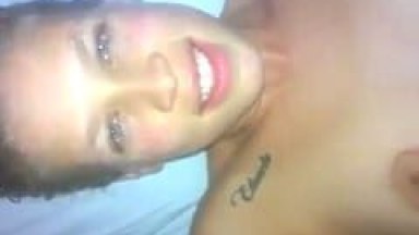 Loira Linda de Cu Arrombado Grava Vídeo Pornô Amador Fazendo Cara de Safada Enquanto Faz Sexo Anal Com Seu Namorado – RJ