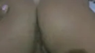Exibiu sua esposa gostosa peladinha dando um cochilo