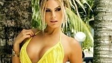 Caiu na Net Vídeo Feito no Snapchat Pela Panicat Fernanda Lacerda (Mendigata) Mandando Nudes Para Sua Lista de Amigos do Aplicativo