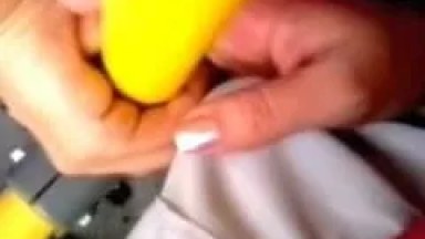 Tarado Amador Fica Excitado em Ônibus Lotado, Começa a Esfregar o Pau em Uma Desconhecida e Encontra Uma Mão Receptiva – SP