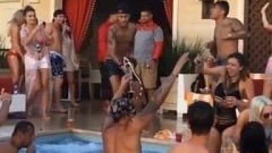 Neymar é Flagrado em Festinha Particular na Maior Putaria Enquanto Peru Entrava no Brasil Sem Piedade