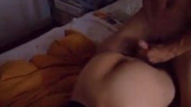 Casada Gostosa Libera a Xota Pro Seu Personal Trainer e Toma Uma Gozada no Cu Enquanto Marido Corno Filma Tudo – PR