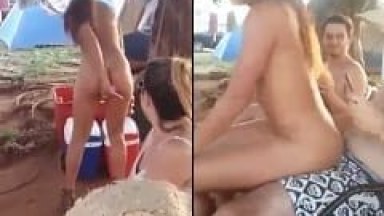 Gostosa Perde a Linha em Acampamento, Tira a Roupa e Começa a Rebolar Nua no Colo de Amigos Tarados Que Gravam Vídeo – GO