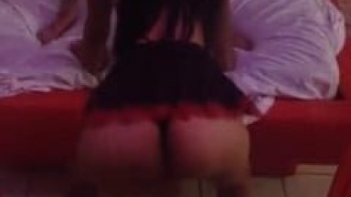 Tesuda Vai Para Motel Com Namorado e Grava um Vídeo Amador Dançando Bumbum Granada Enquanto Mama a Rola do Sortudo – RJ