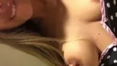 Paulinha Devassa mostrando o corpinho no video caseiro