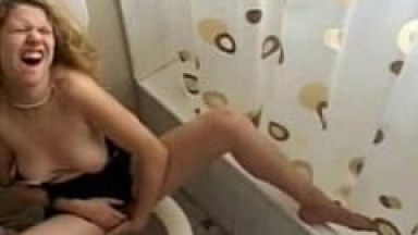 Sexo com morena gostosa que fode cheia de tesão no porno