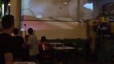 Bar no Rio de Janeiro – RJ Coloca Filme Pornô no Telão Por Engano no Intervalo do Jogo do Flamengo e Causa Euforia Nos Seus Clientes