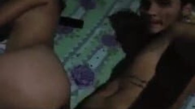 Tarado Grava um Pornô Amador Trepando Com Sua Namorada de Ladinho Mas Gostosa Tampa o Rosto Para Não Aparecer no Vídeo – SP