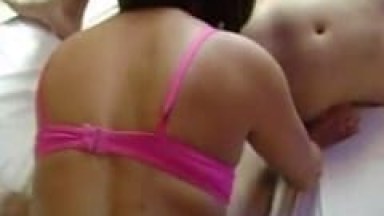 Esposa Delicinha Mete de Quatro Com Amante Enquanto Chupa a Benga do Seu Marido Corno e Vídeo Desse Ménage Amador Cai na Net – Xnxx