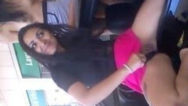 Prostitutas Gostosas de Caxias do Sul – RS se Exibem Nuas em Cima de um I30 num Posto de Gasolina e Tarado Grava um Vídeo – 2