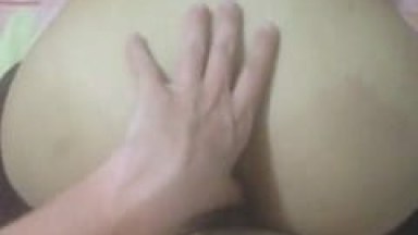 Tarado Enfia a Piroca na Xota Dessa Loira de Bunda Enorme e Bulina o Cu da Vadia Enquanto Grava um Vídeo Amador do Celular – Xvídeos