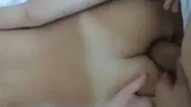 Amadora Ninfeta Não Aguenta Levar no Cuzinho Por Sentir Muita Dor Mas Namorado Insiste Bastante Enquanto Grava um Vídeo Caseiro – Xnxx