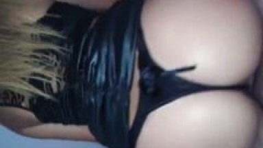 Rabuda Amadora Usa Lingerie de Putinha Pra Sentar na Vara do Sortudo e Fica Muito Molhadinha Enquanto Ele Grava um Vídeo Amador – Xvídeos