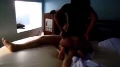 Morena Gostosa Vira Putinha do Amante e Senta Gostoso na Vara Pra Agradar Seu Marido e Corno Grava um Vídeo Pornô Amador – RJ