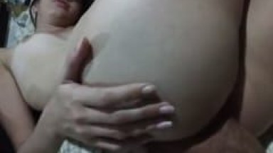 Ninfeta Branquinha Trepa Gostoso Com Homem Mais Velho e Depois Satisfaz o Desejo Dele Liberando Seu Cuzinho Enquanto Ele Filma – MG