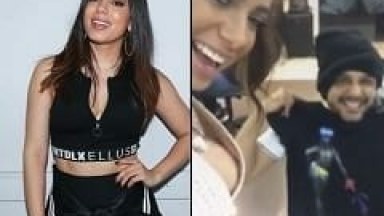 A Cantora Gostosa Anitta Grava um Snapchat Com Decotão e Sem Sutiã e Paga Peitinho Duranto o Vídeo Que Acabou Parando na Net – Xvídeos