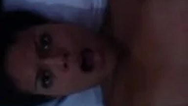 Morena Safada Reclama de Dor Quando Namorado Tenta Colocar no cu e Tarado Bate Muito no Seu Rosto Enquanto Grava um Vídeo Amador – Xnxx
