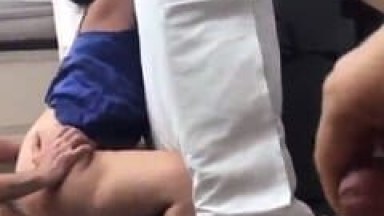 Ninfeta Trepa Com Seu Colega do Bairro e Outros Rapazes Chegam Filmando a Foda Ansiosos Para Entrarem na Brincadeira – Caiu na Net
