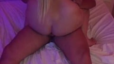 Casada Loira Bem Vadia Quica na Rola do Amante e Goza ao Mesmo Tempo Que Ele Enquanto Corno Filma Toda a Transa de Perto – Caiu na Net