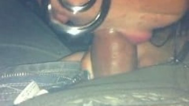 Vadia Engole a Piroca do Seu Amigo Até o Talo Depois da Festa e Felizardo Grava um Pornô Caseiro Desse Boquete Delicioso – Caiu na Net