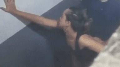 Ninfeta Tesuda é Flagrada Trepando Com um Rapaz Aleatório no Banheiro de Uma Festinha e Vídeo da Transa Vaza na Net – MG