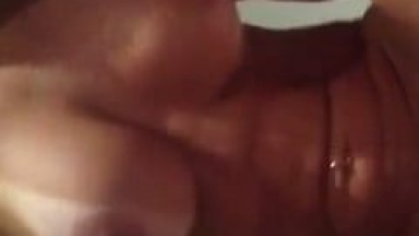 Peituda de Corpo Descomunal Quica na Rola do Seu Marido de Frente e de Costas e Tarado Grava um Vídeo Dessa Sentada Nervosa – Caiu na Net